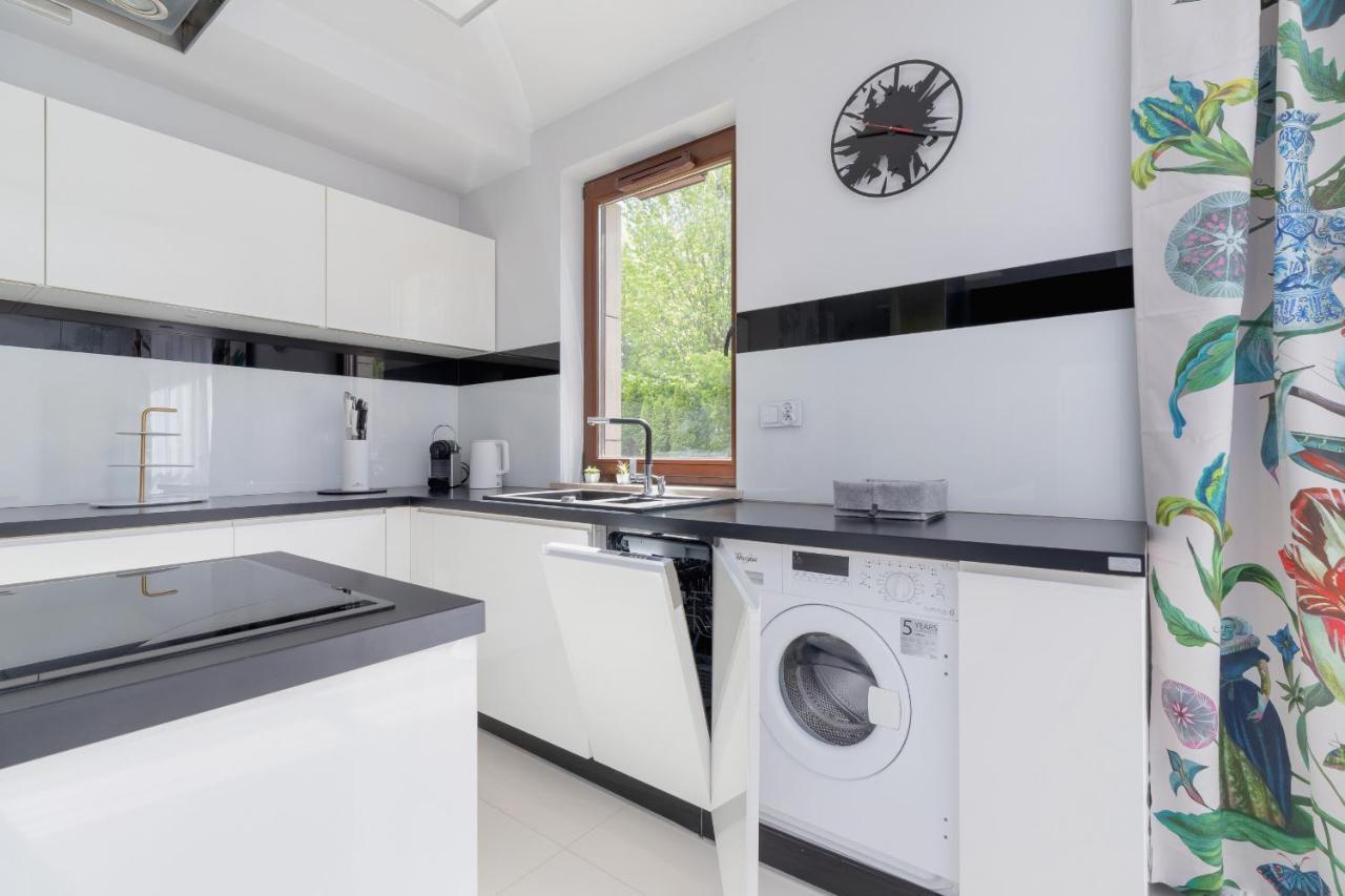 Wonderful Apartment Garden Residence By Noclegi Renters Cracovia Exterior foto
